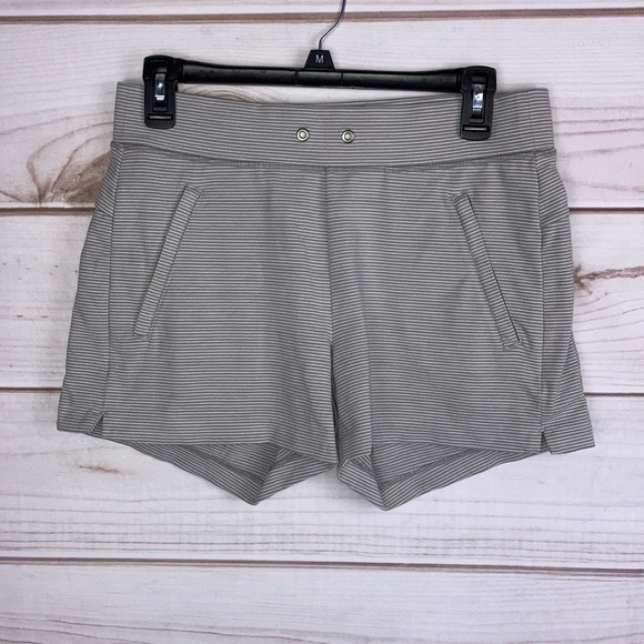 Athleta Modern Metro Grey Striped Shortie Shorts - XS - Picture 2 of 12